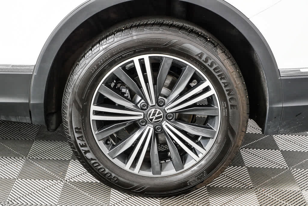 Certified 2024 Volkswagen Tiguan Wolfsburg Edition AWD/4WD image 40