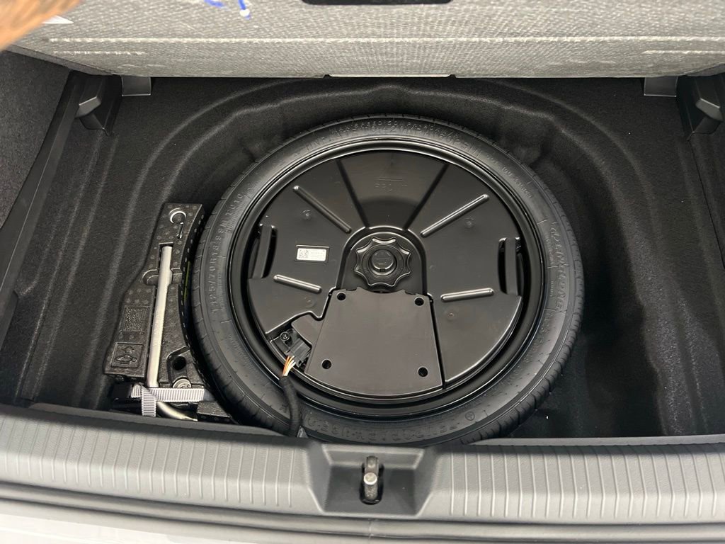 New 2026 Volkswagen GTI SE FWD image 32