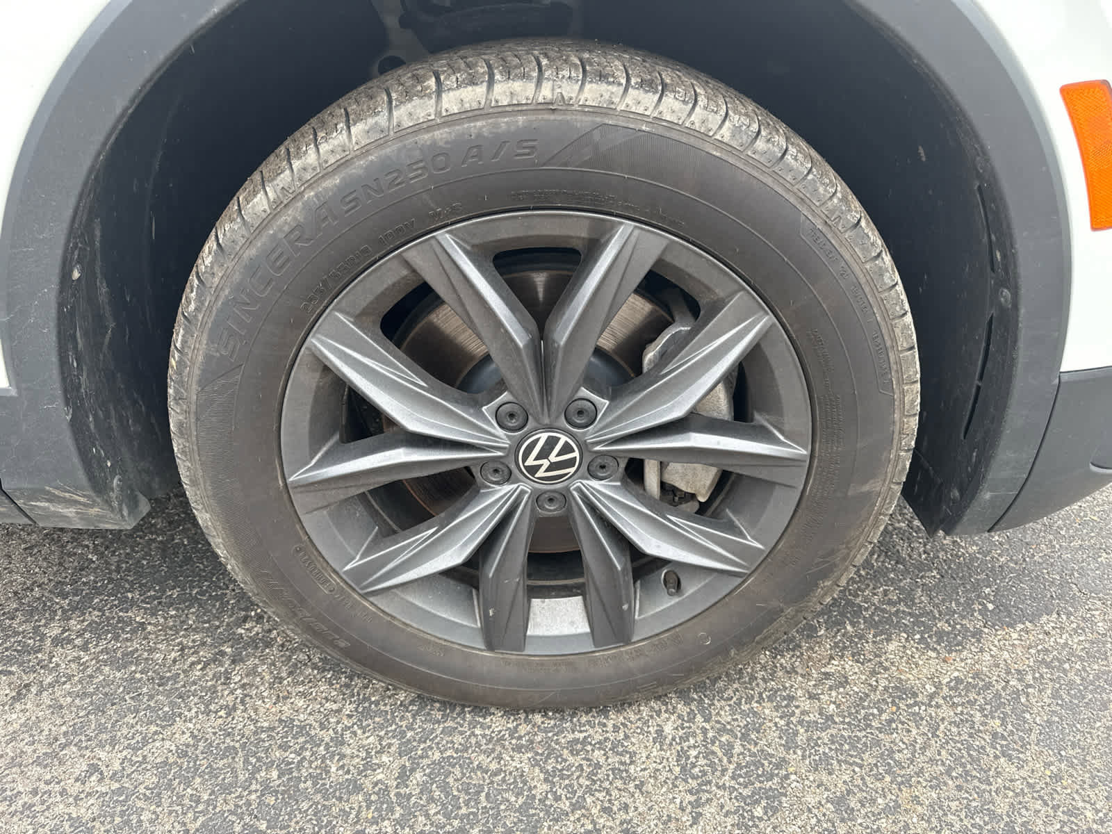 Used 2022 Volkswagen Tiguan SE image 7