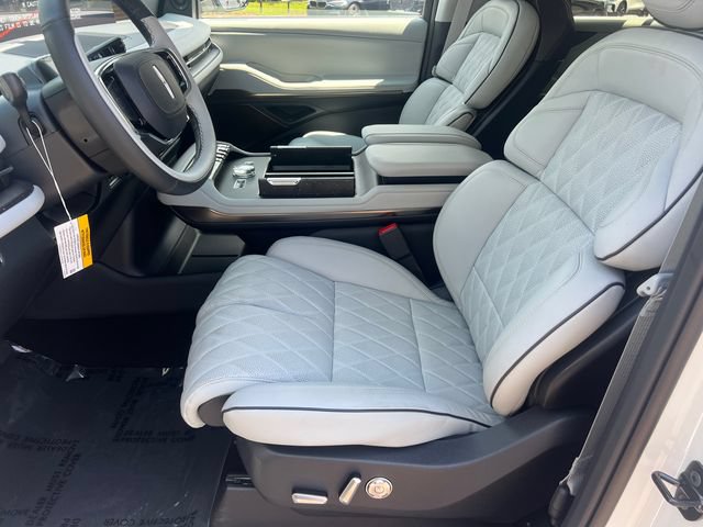 New 2027 Lincoln Navigator L Black Label AWD/4WD image 9