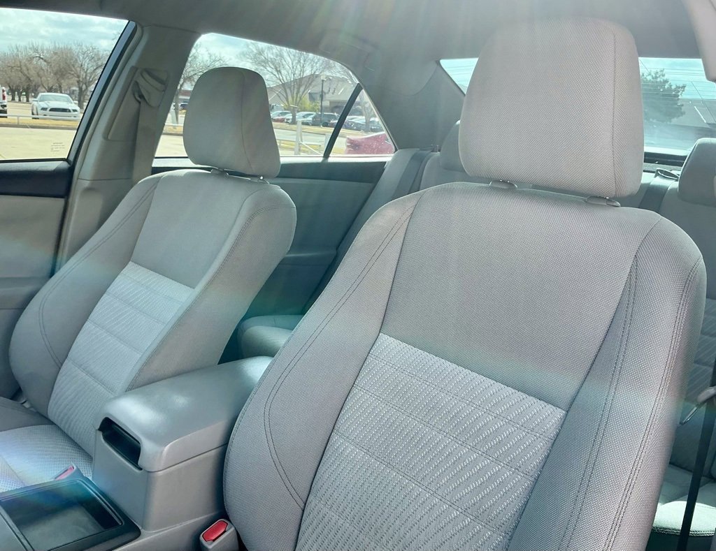 Used 2016 Toyota Camry LE image 36