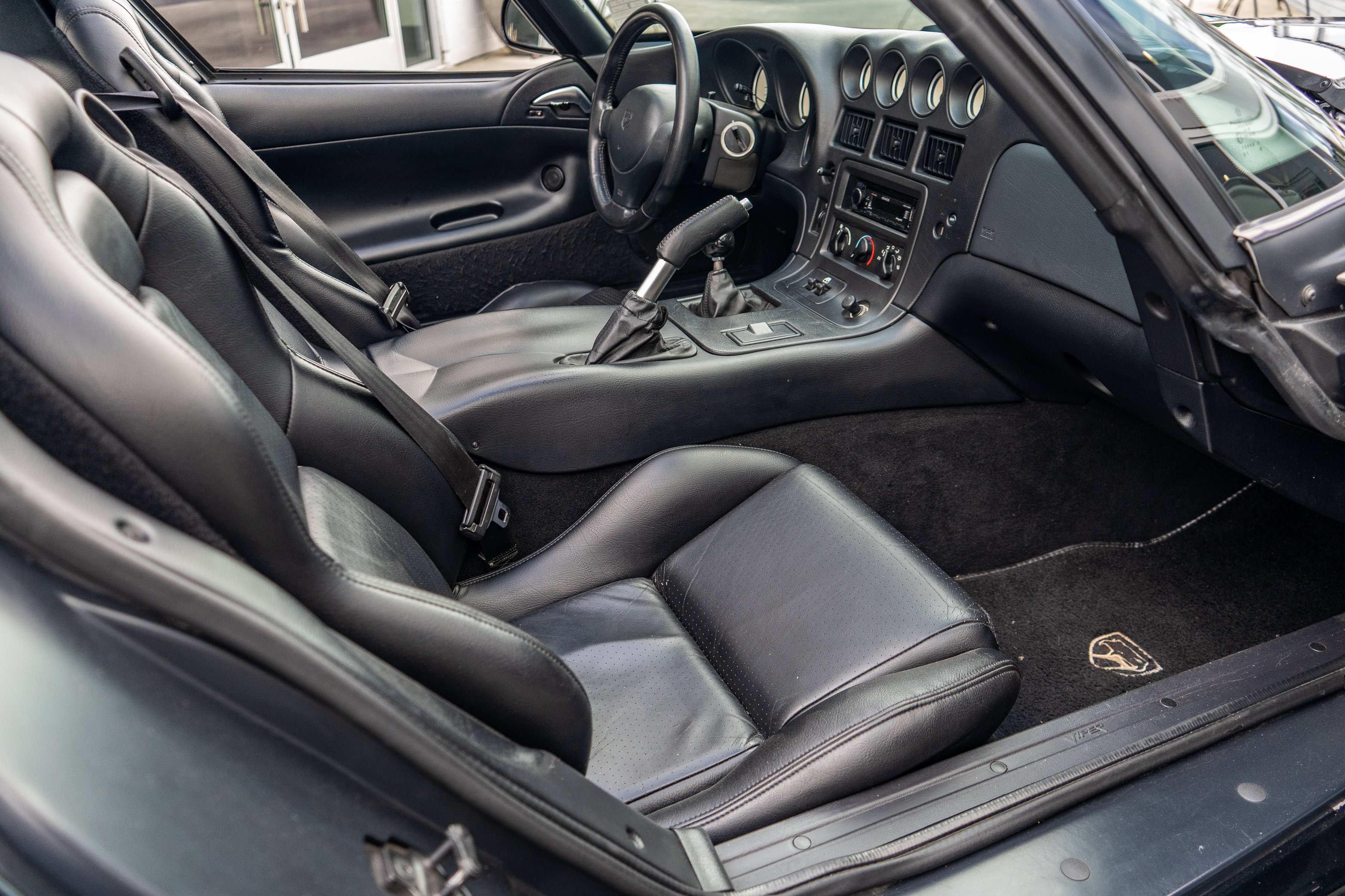 Used 2000 Dodge Viper RT/10 RWD image 25