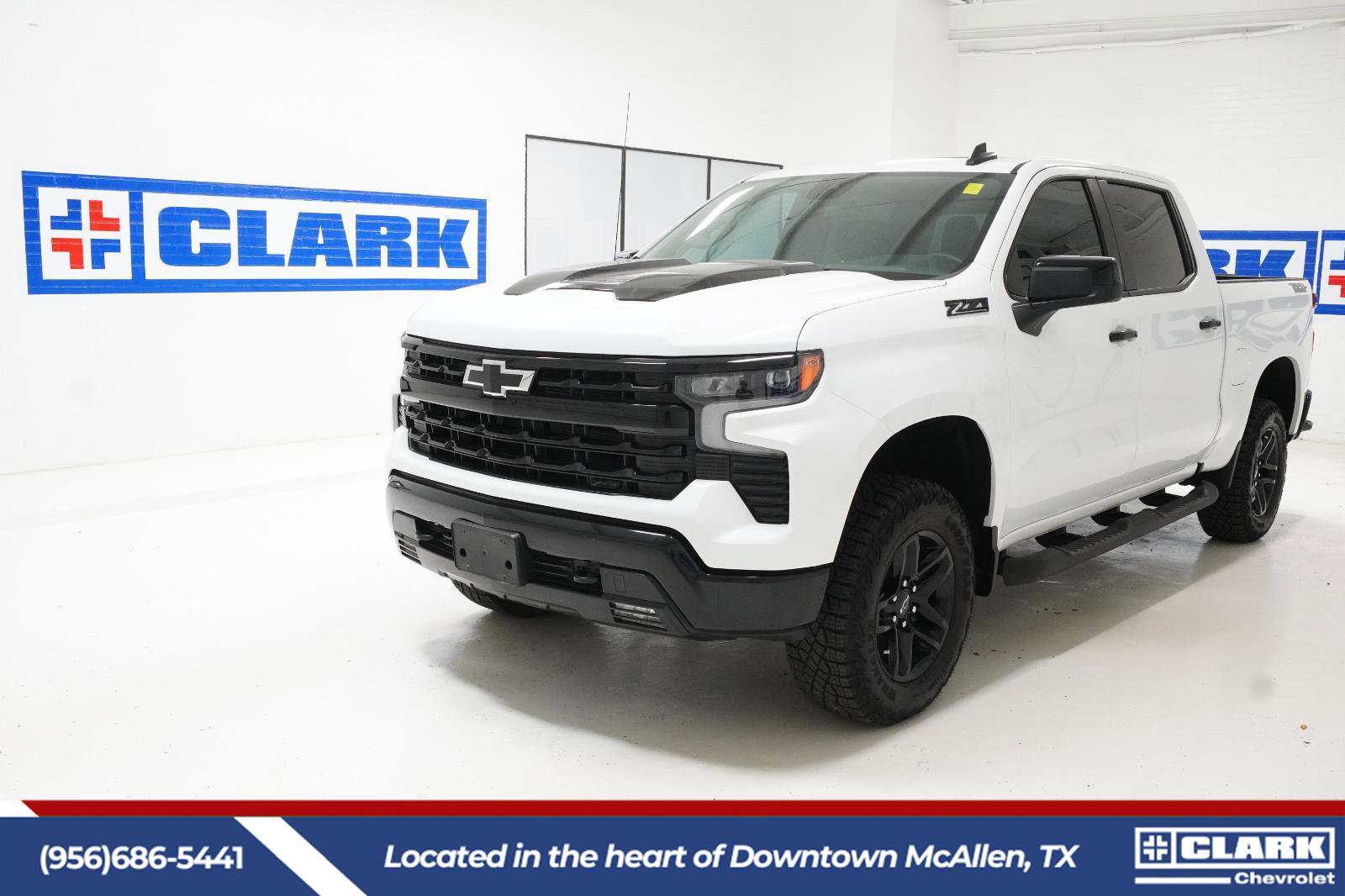 Used 2025 Chevrolet Silverado 1500 LT Trail Boss w/ Convenience Package II AWD/4WD image 1