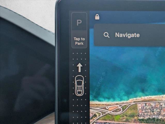 Used 2022 Tesla Model X image 12