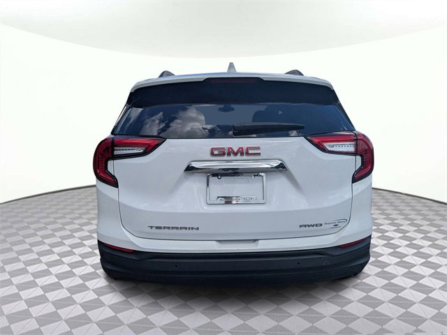 Used 2023 GMC Terrain SLE w/ Driver Convenience Package image 4