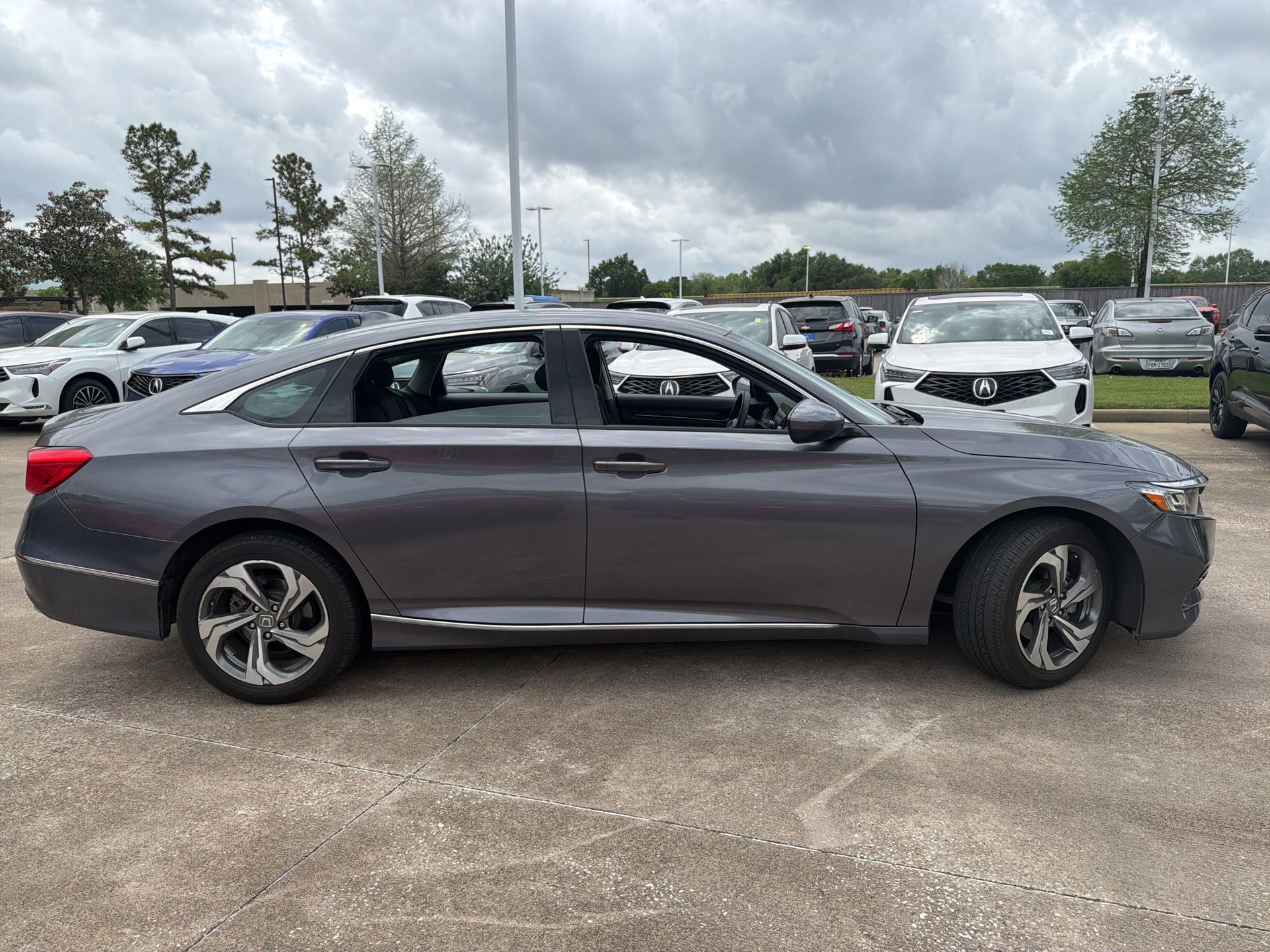Used 2018 Honda Accord EX image 4