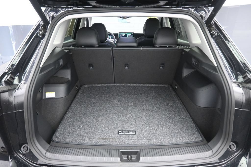 Used 2025 Volkswagen Tiguan SE FWD image 22