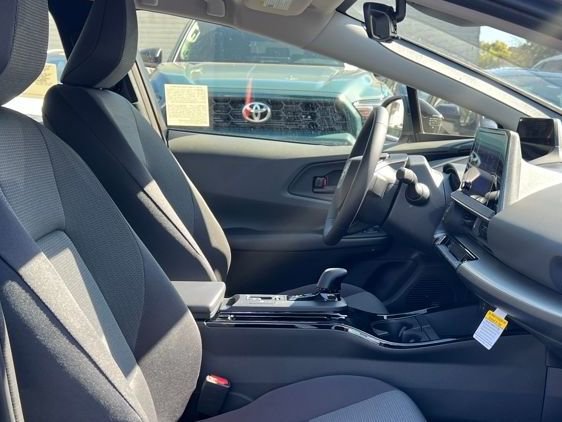 New 2026 Toyota Prius LE FWD image 19