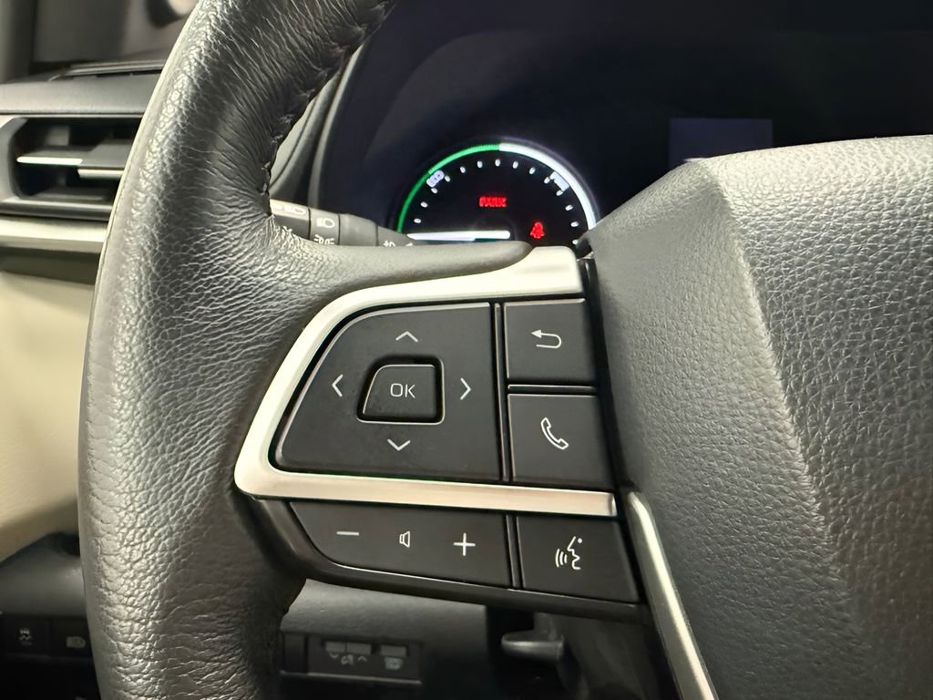 Used 2022 Toyota Sienna XLE w/ XLE Plus Package AWD/4WD image 17