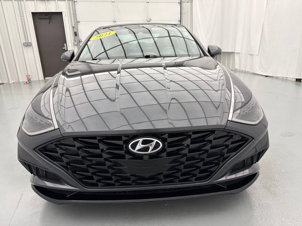 Used 2021 Hyundai Sonata Limited FWD image 2