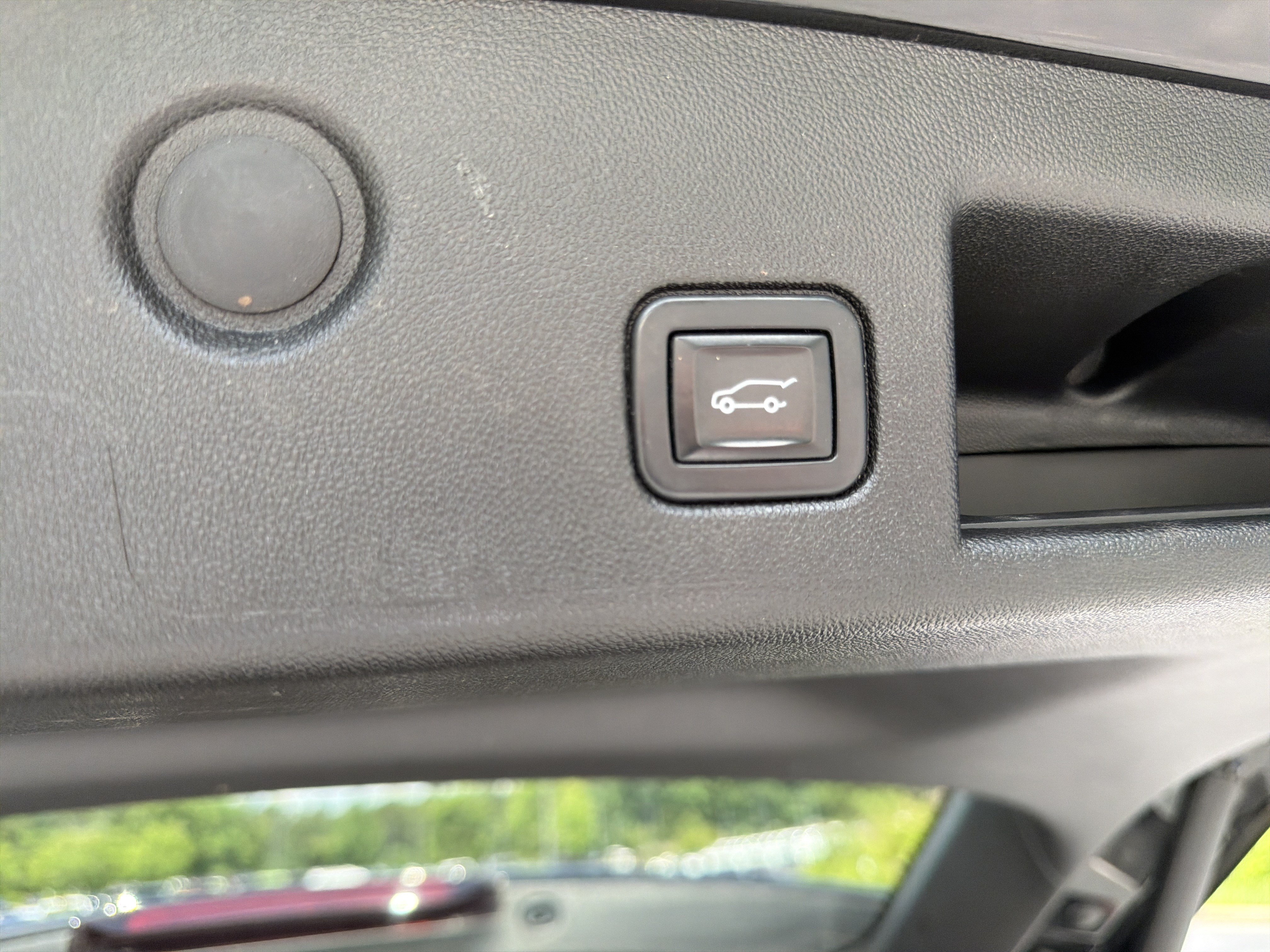 Used 2022 Chevrolet Equinox Premier FWD image 19