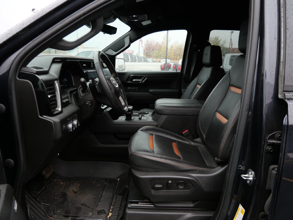 Used 2024 GMC Sierra 1500 AT4 w/ Technology Package AWD/4WD image 10