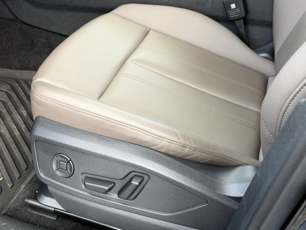 Certified 2025 Audi Q5 Premium w/ Convenience Package AWD/4WD image 28