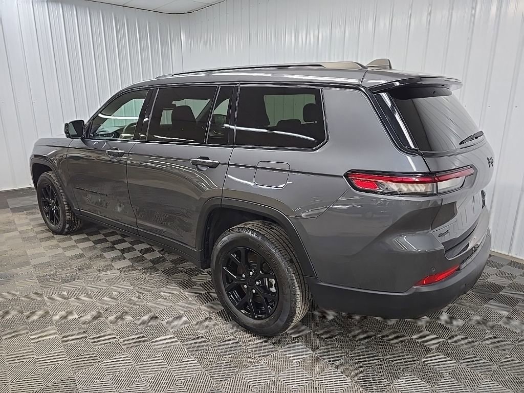 Used 2024 Jeep Grand Cherokee L Laredo image 9