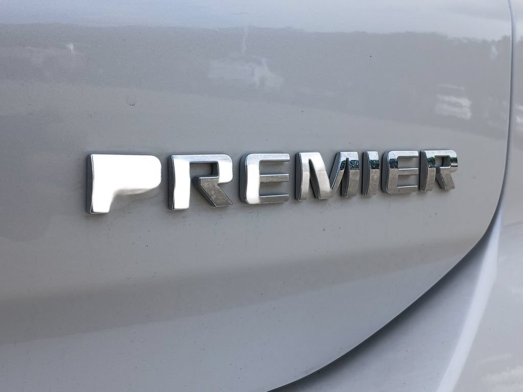 Certified 2022 Chevrolet Equinox Premier w/ LPO, Floor Liner Package FWD image 21