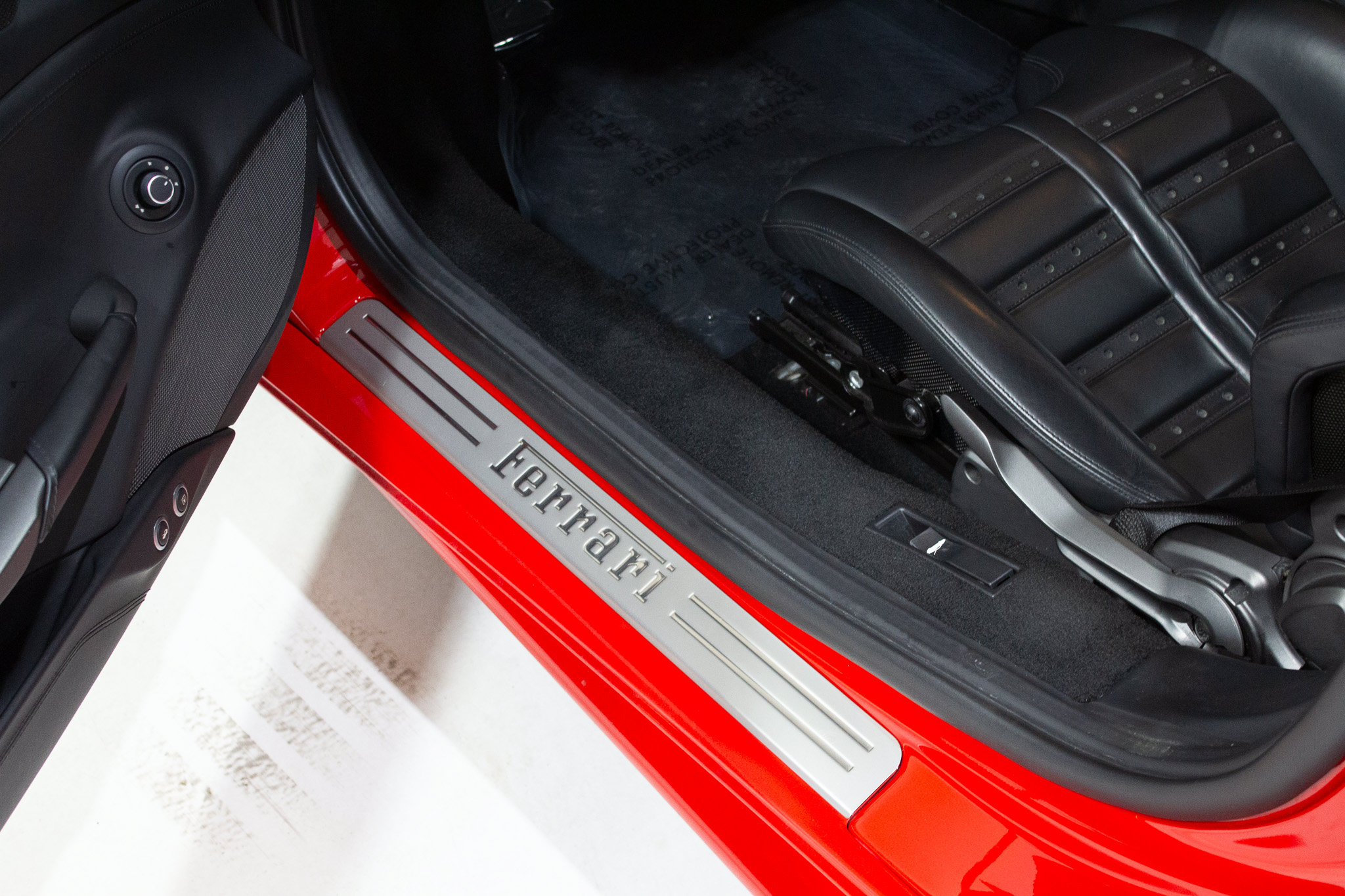 Used 2018 Ferrari 488 GTB RWD image 17