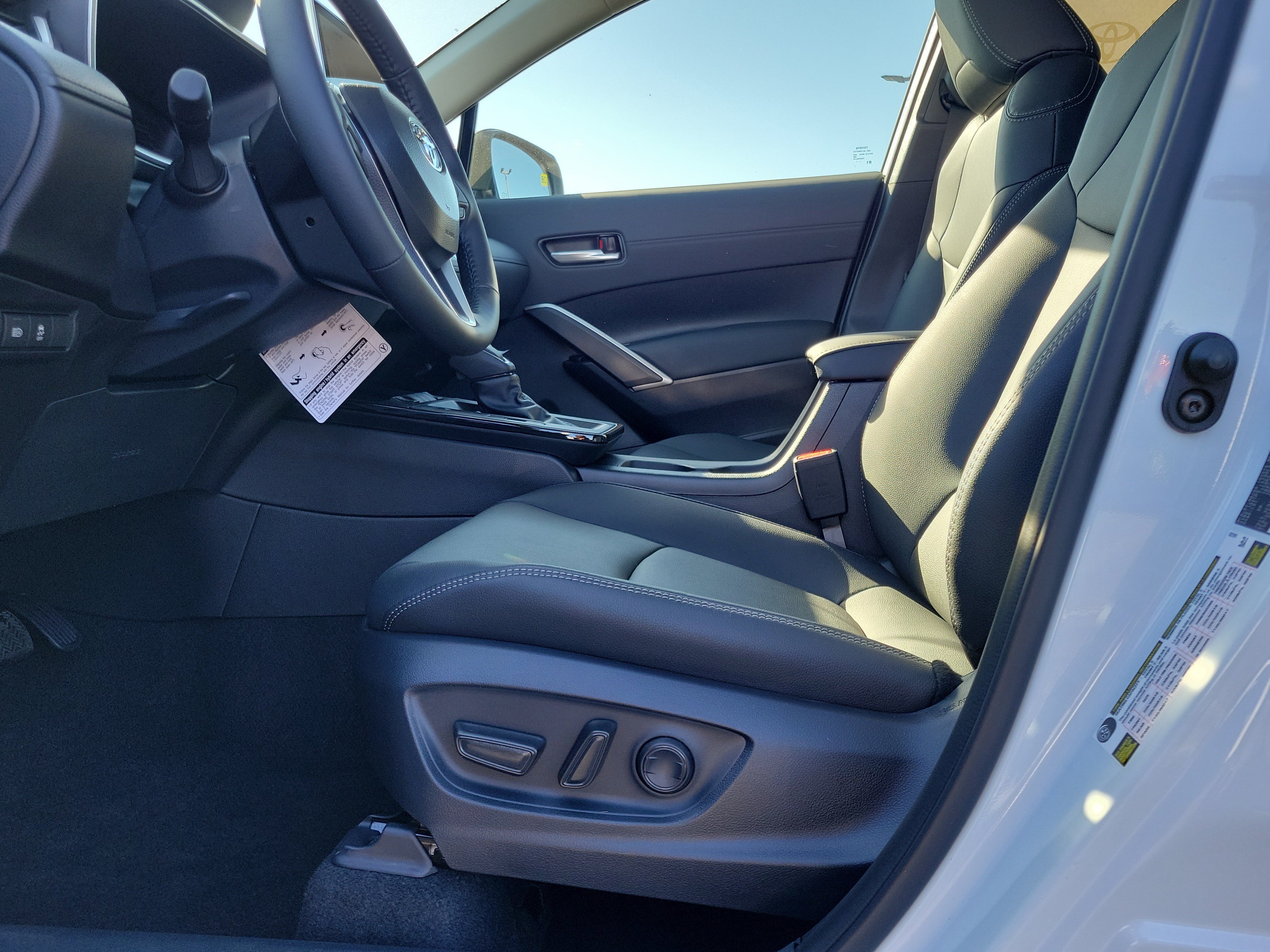 New 2026 Toyota Corolla Cross XLE w/ Convenience Package FWD image 16