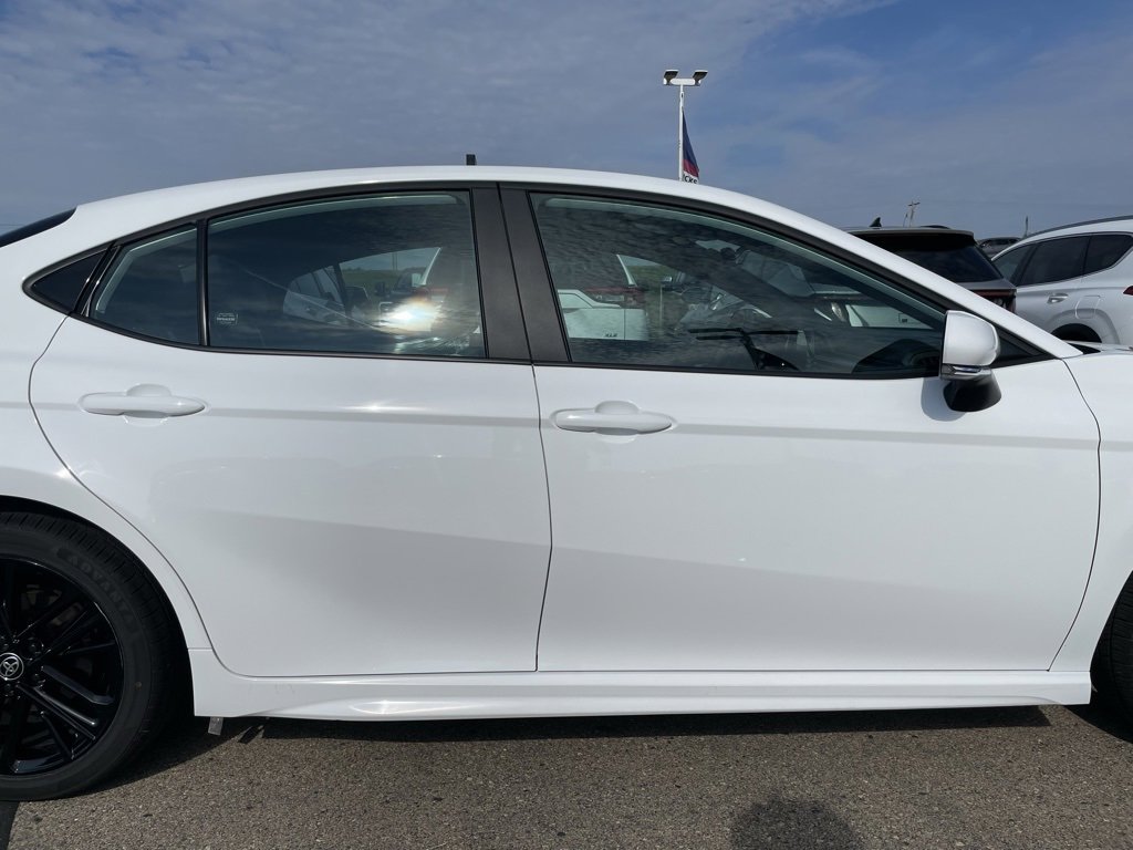Used 2025 Toyota Camry SE image 25