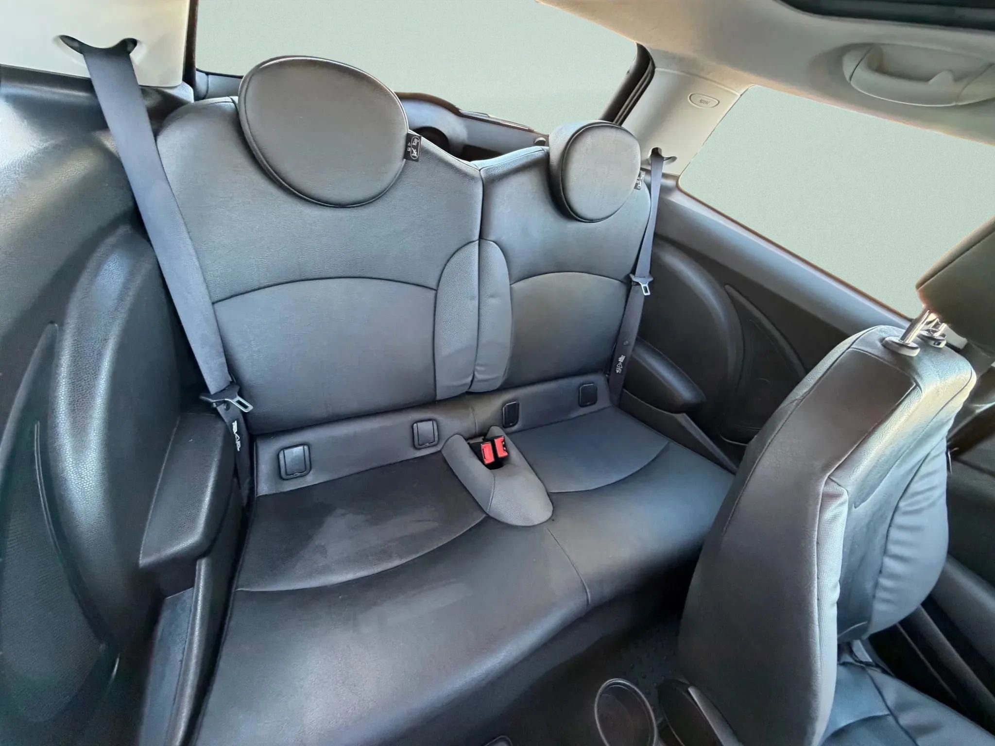 Used 2010 MINI Cooper Hardtop image 13