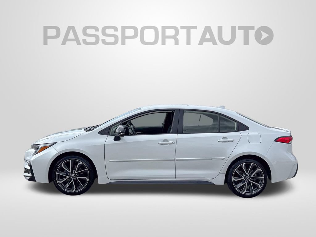 Used 2024 Toyota Corolla SE w/ Convenience Package FWD image 2