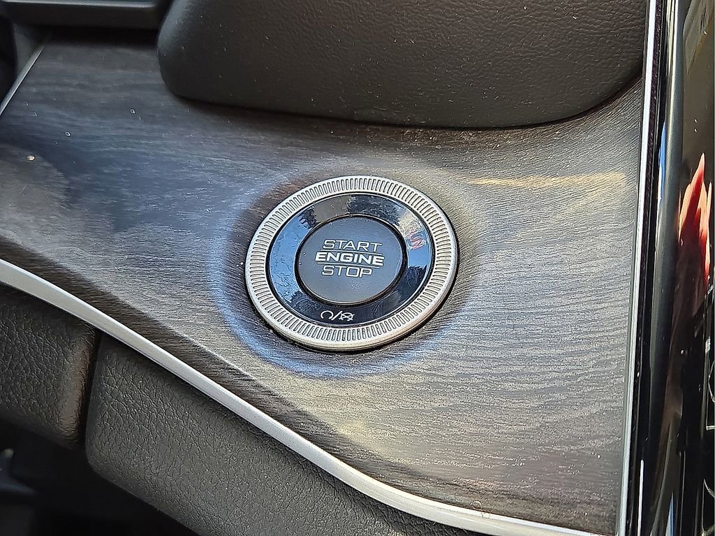 Used 2022 Jeep Grand Cherokee Limited image 31