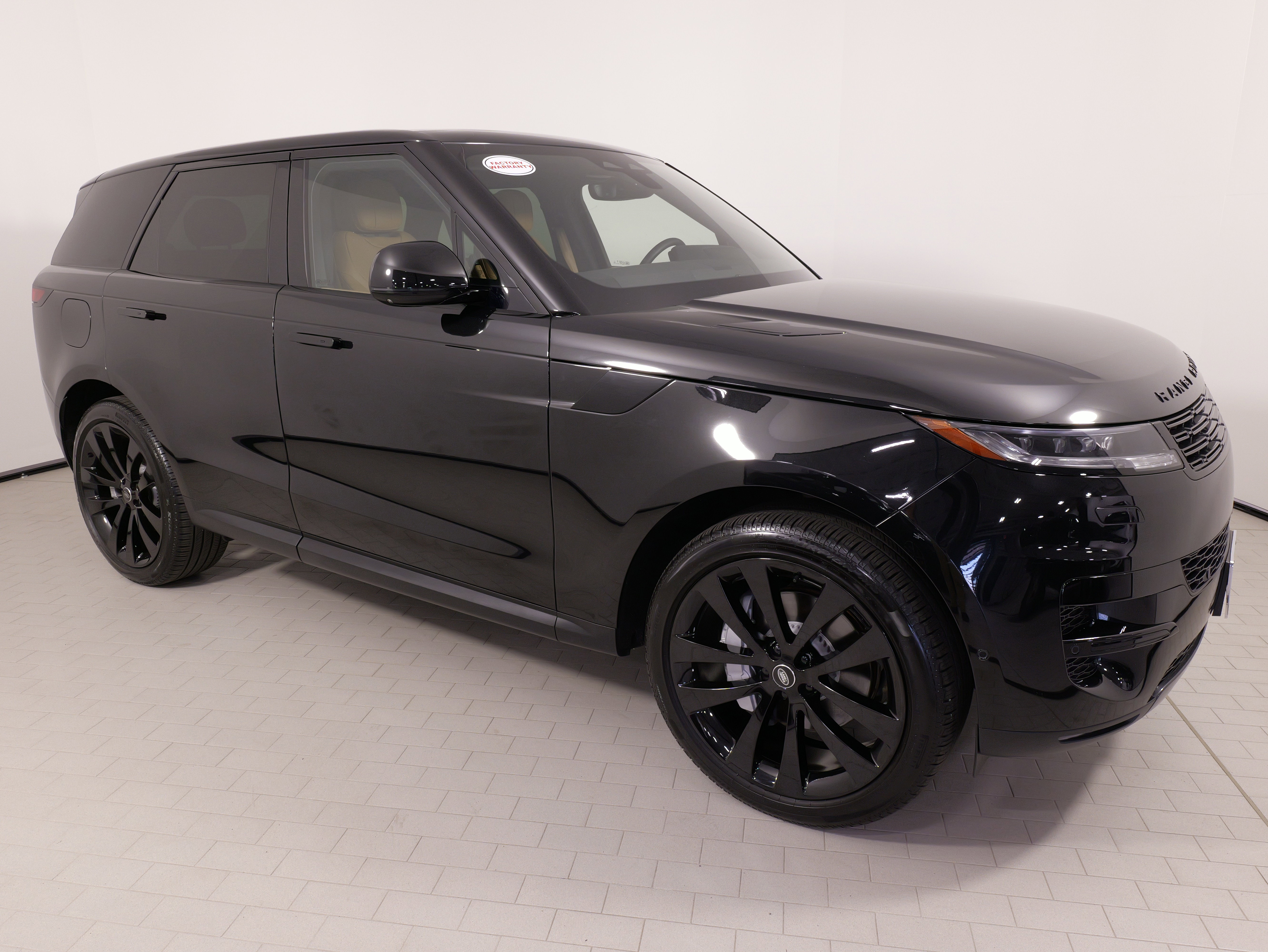 Used 2025 Land Rover Range Rover Sport SE image 7