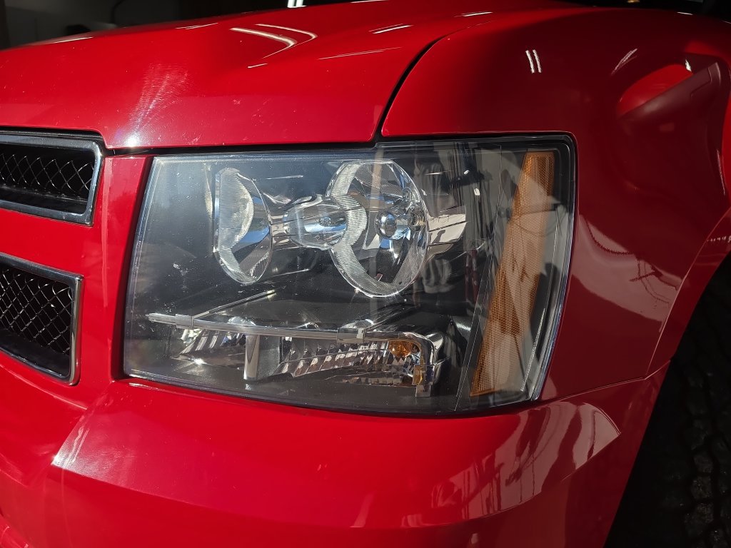 Used 2011 Chevrolet Avalanche LT AWD/4WD image 31