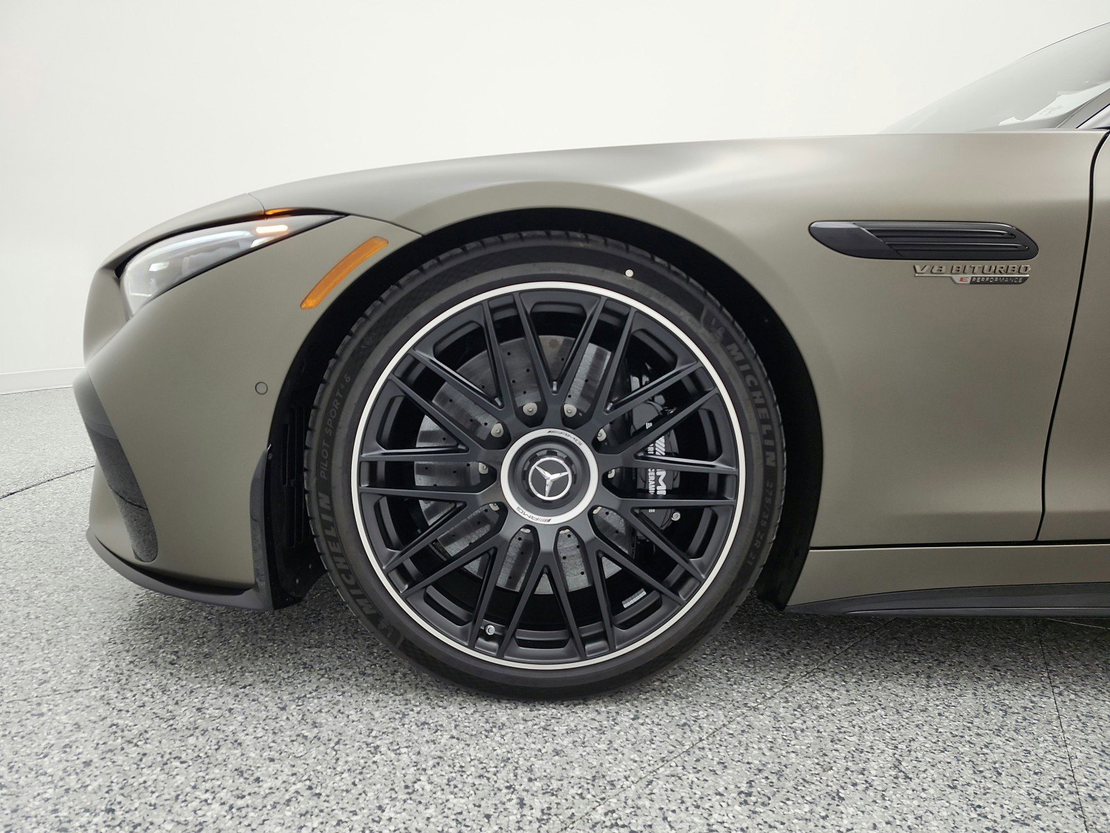 New 2026 Mercedes-Benz SL 63 AMG S e Performance 4MATIC image 13