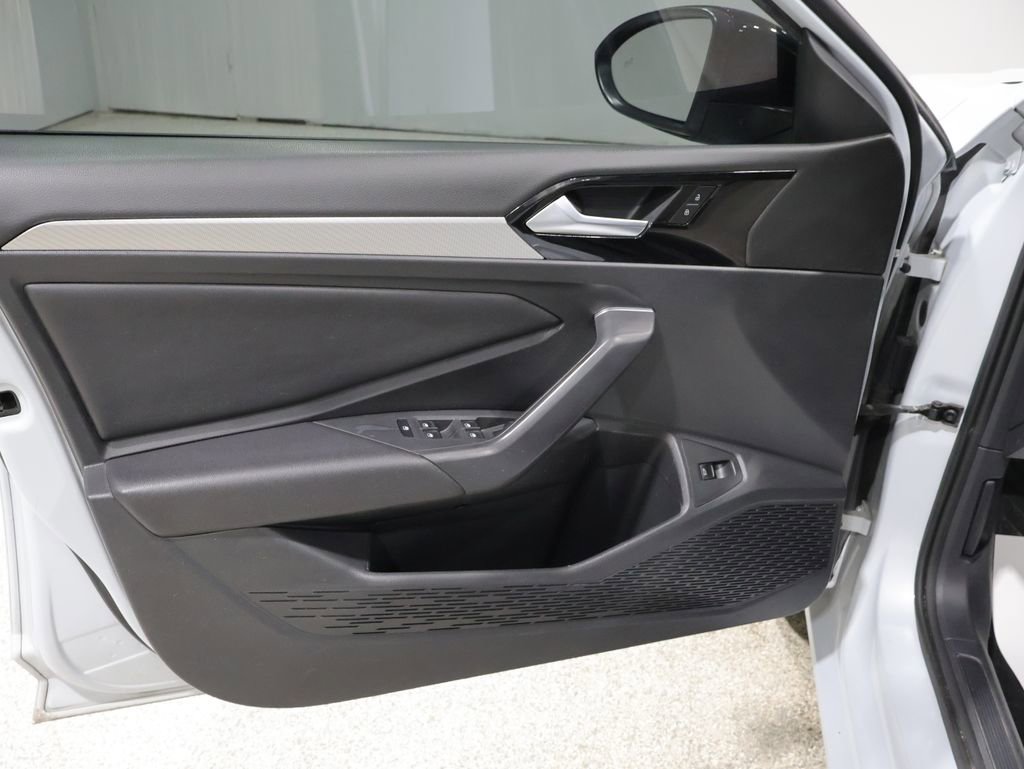 Used 2019 Volkswagen Jetta R-Line image 13