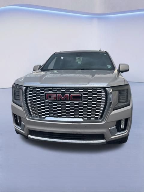 Used 2021 GMC Yukon XL Denali w/ Denali Premium Package image 3