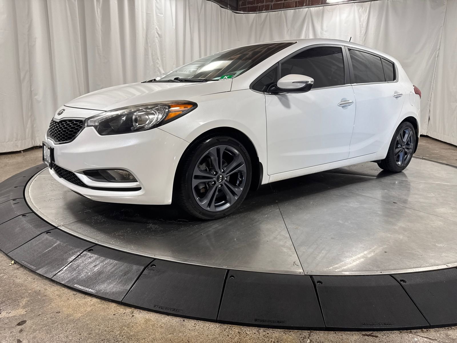 Used 2016 Kia Forte EX image 1