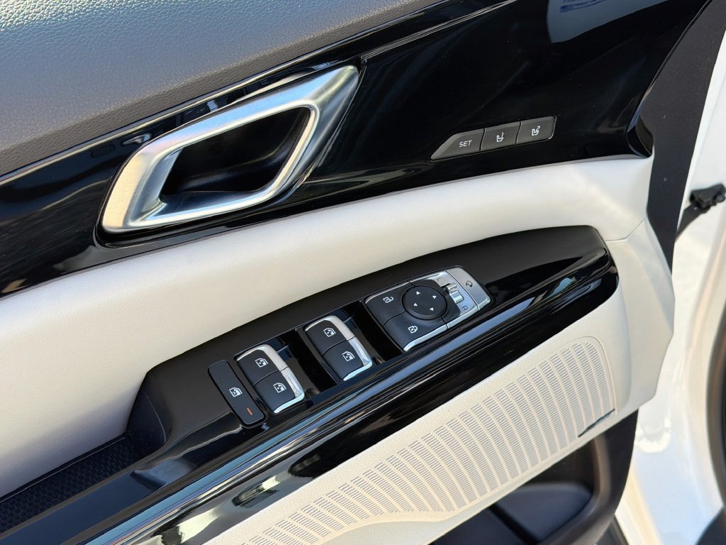 Used 2024 Kia Carnival SX Prestige FWD image 20