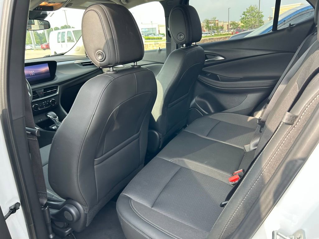Used 2025 Buick Encore GX Preferred FWD image 7