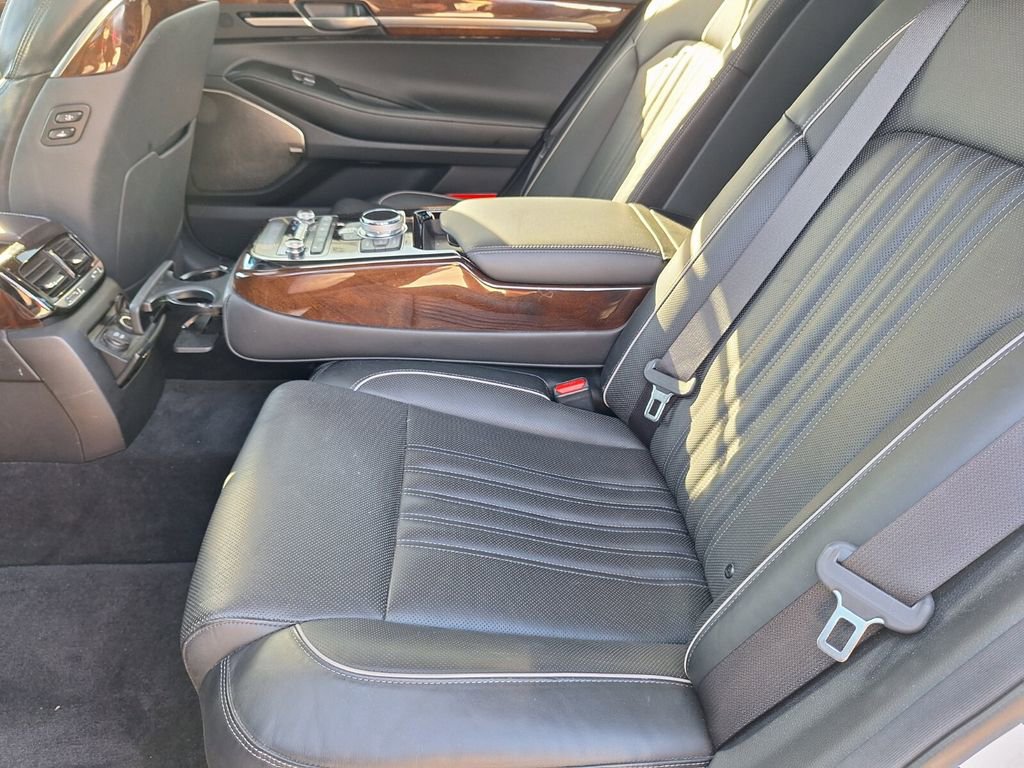 Used 2017 Genesis G90 3.3T Premium image 24
