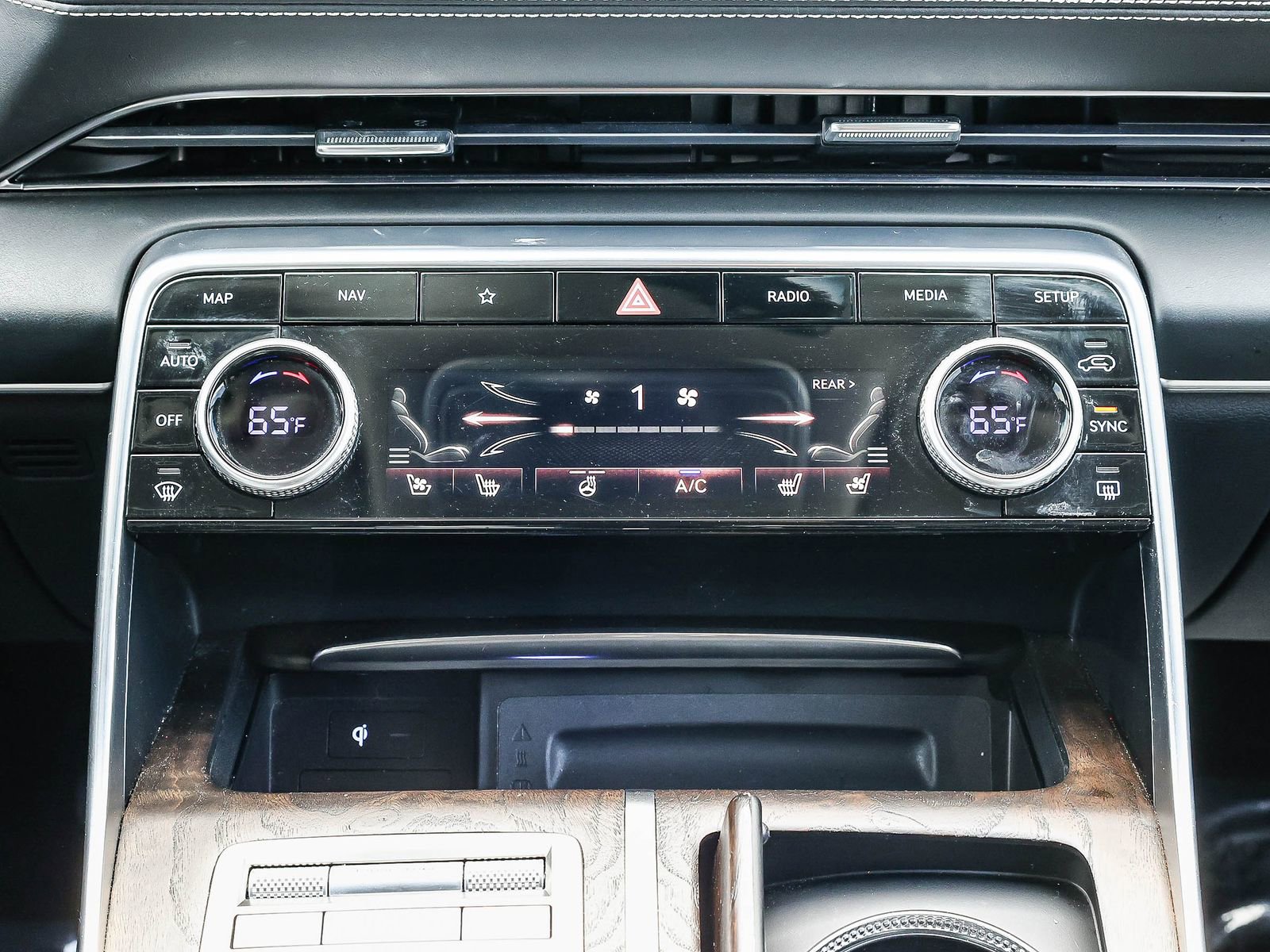 Used 2024 Genesis GV80 3.5T image 14