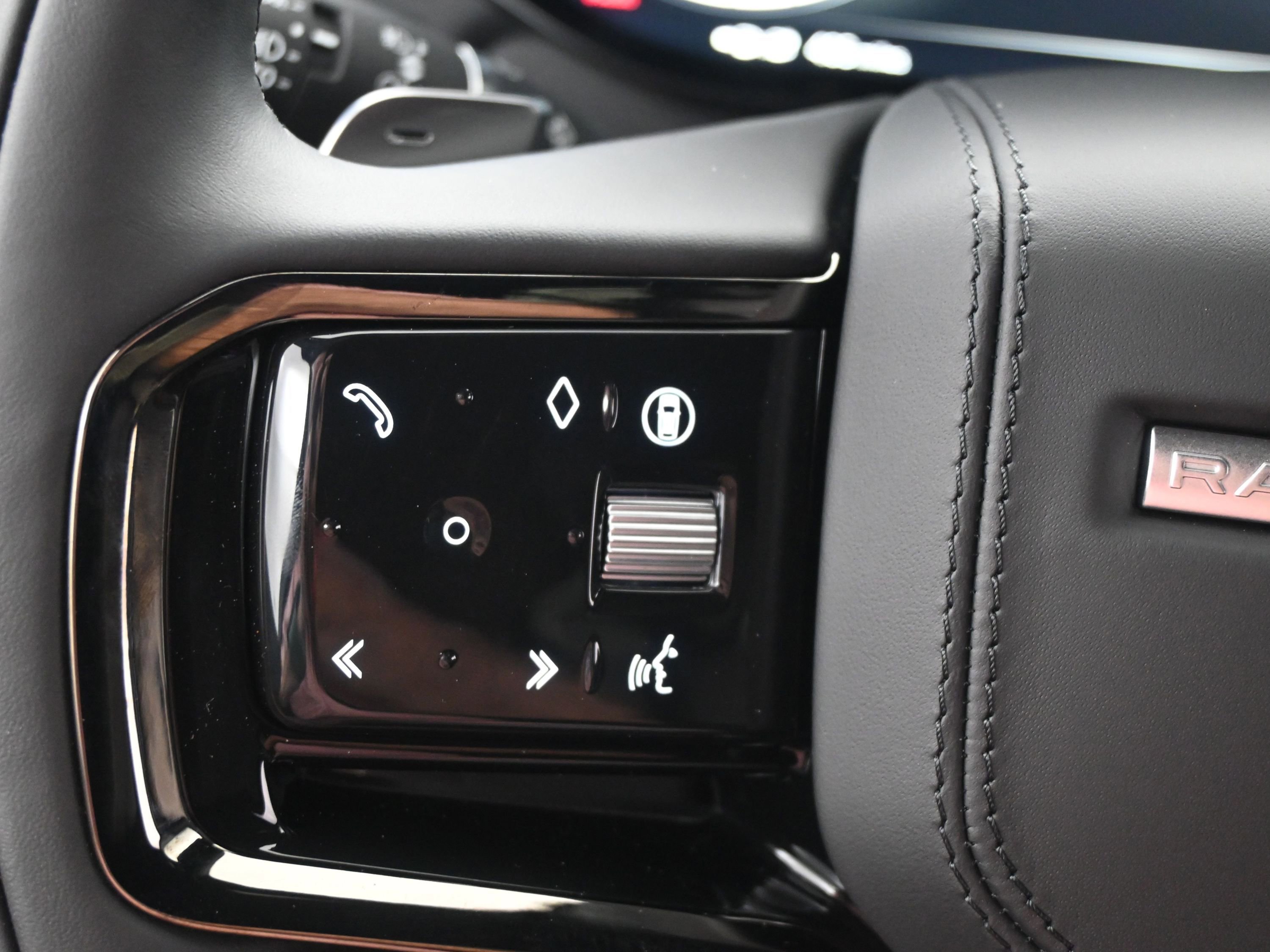 New 2025 Land Rover Range Rover Sport Dynamic SE image 20