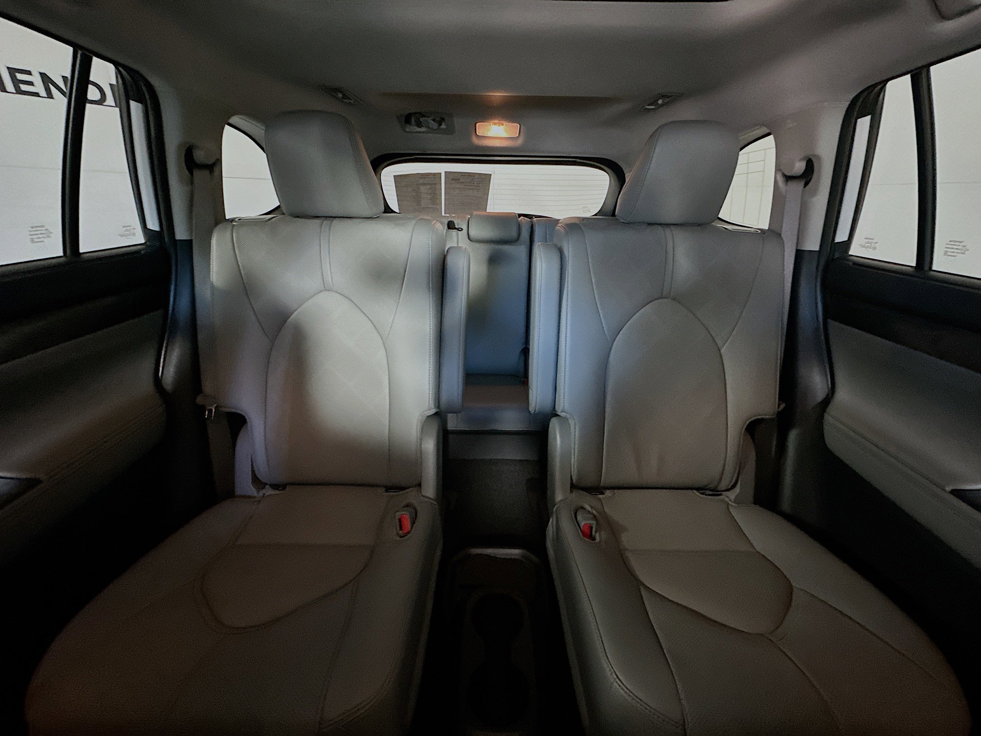 Used 2025 Toyota Highlander Platinum image 30