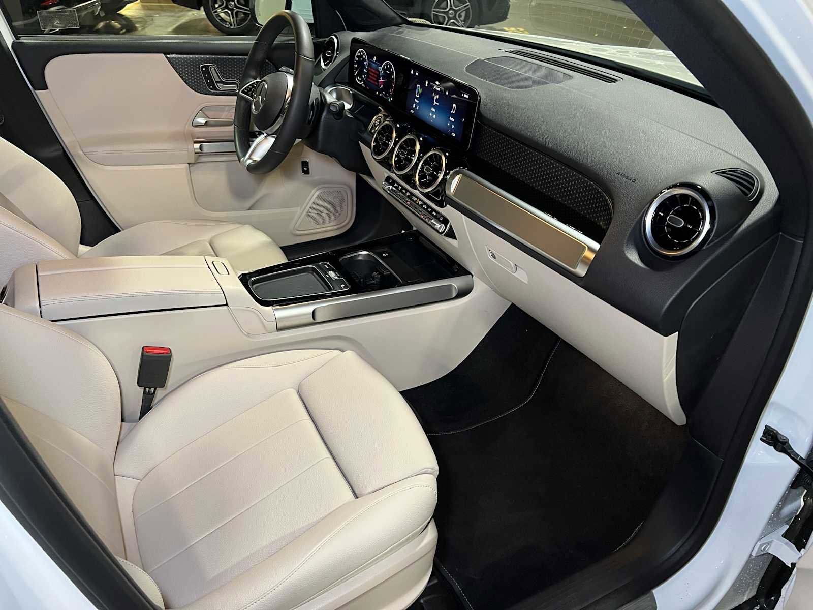 Certified 2025 Mercedes-Benz GLB 250 4MATIC image 12