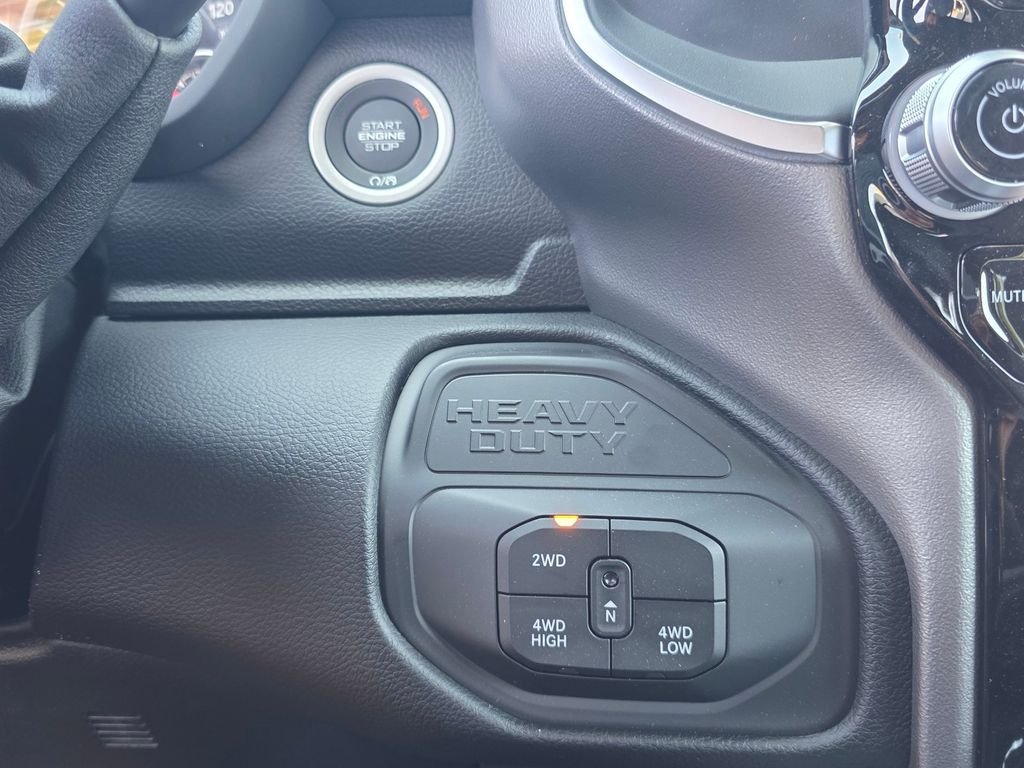 New 2026 RAM 2500 Big Horn AWD/4WD image 18