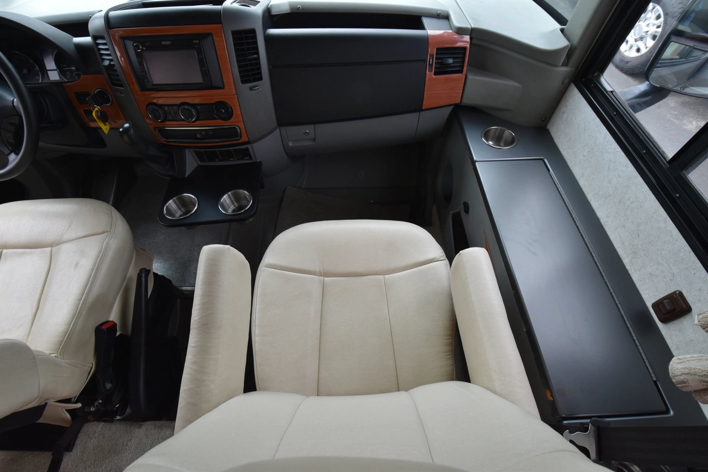 Used 2010 Mercedes-Benz Sprinter 3500 image 39