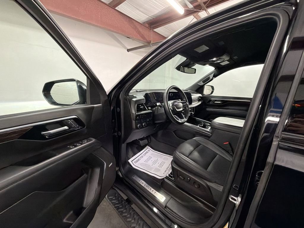 Used 2025 Chevrolet Tahoe Z71 w/ Comfort Package image 10
