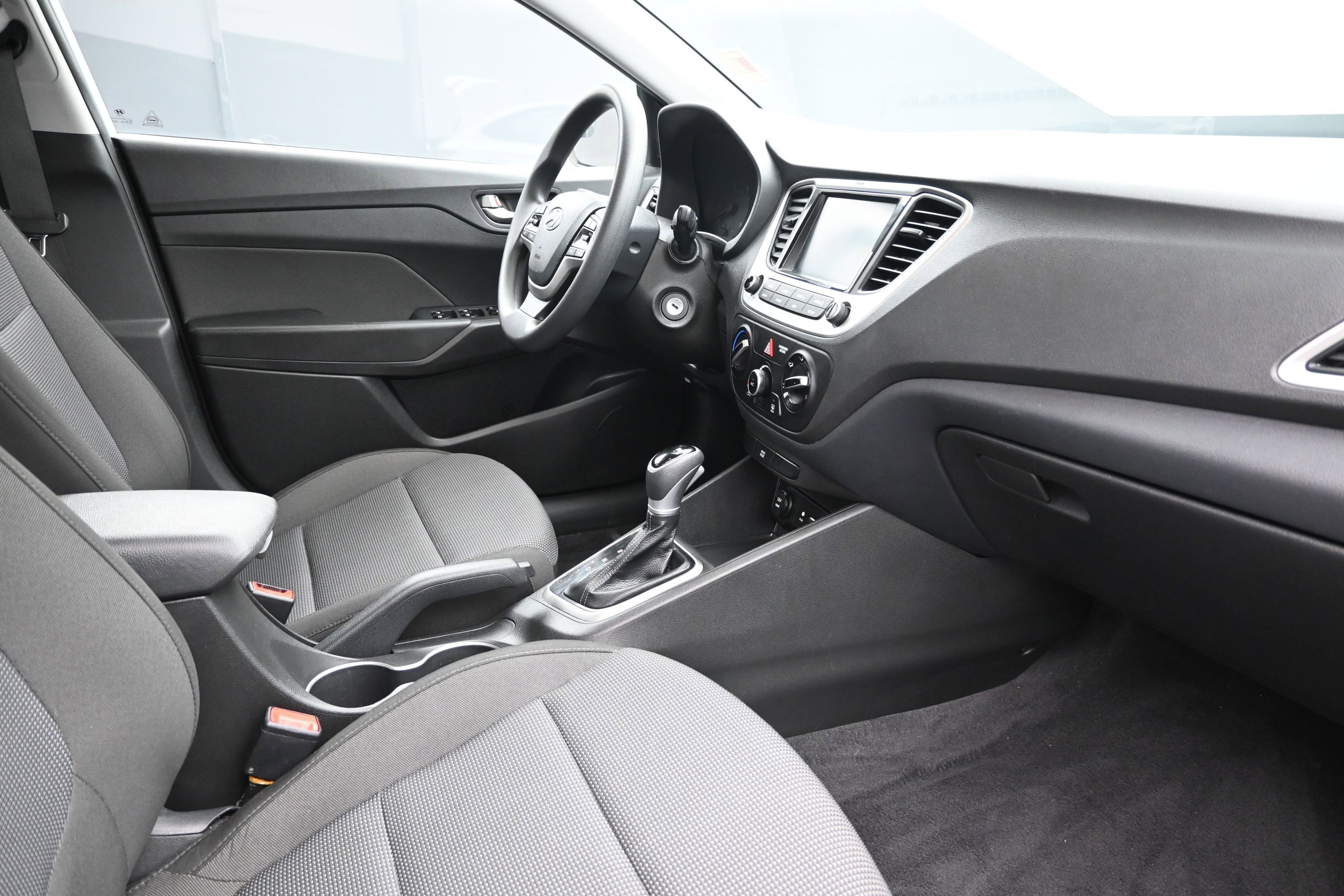 Used 2022 Hyundai Accent SEL w/ Cargo Package FWD image 27