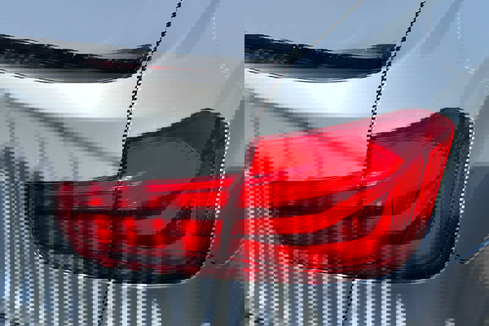 Used 2017 BMW 330i Sedan image 18