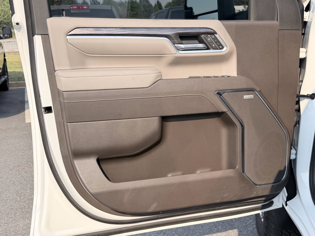 Used 2026 Chevrolet Silverado 2500 LTZ w/ LTZ Premium Package image 31