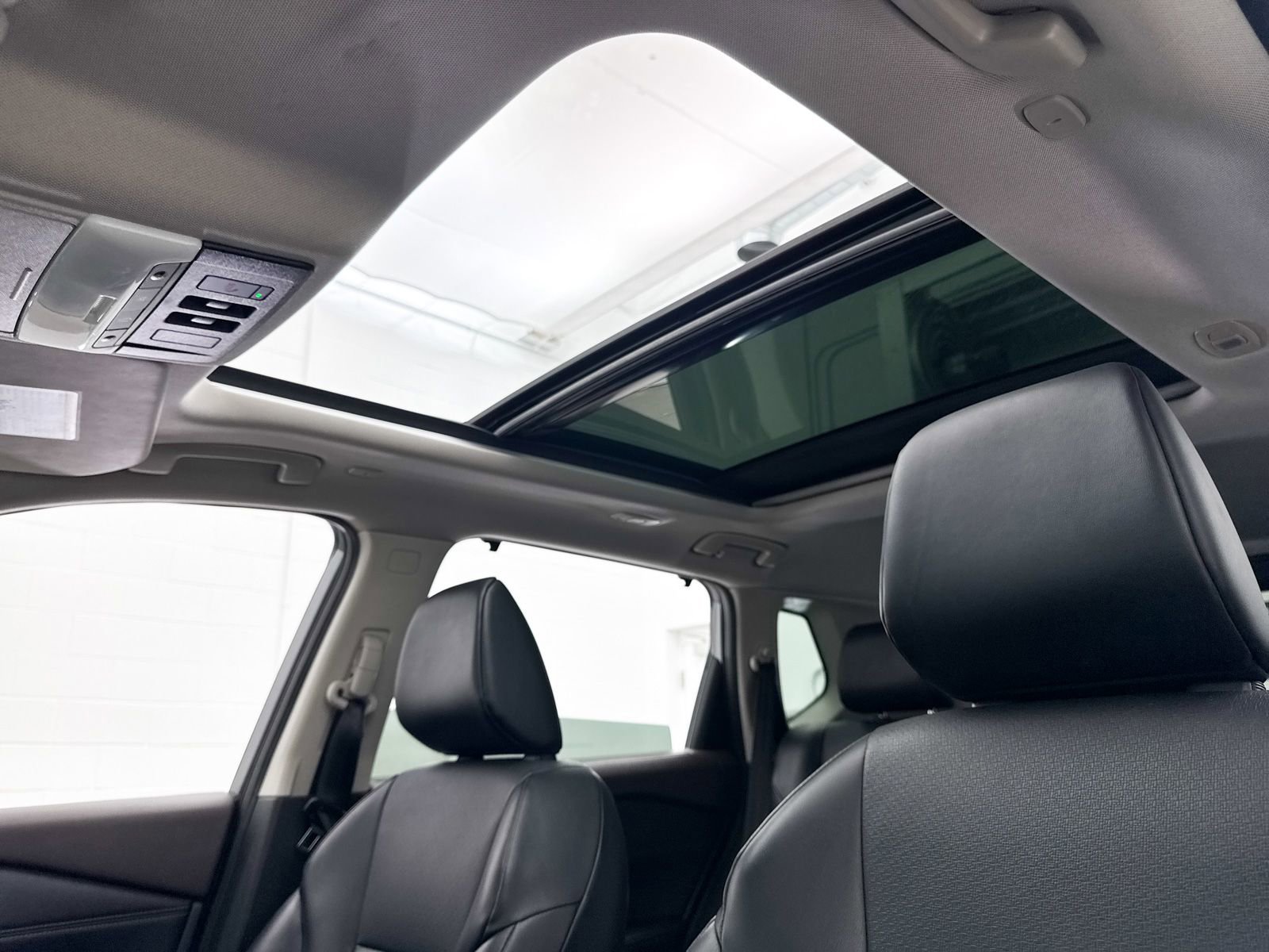 Used 2022 Nissan Rogue SV w/ SV Premium Package image 3