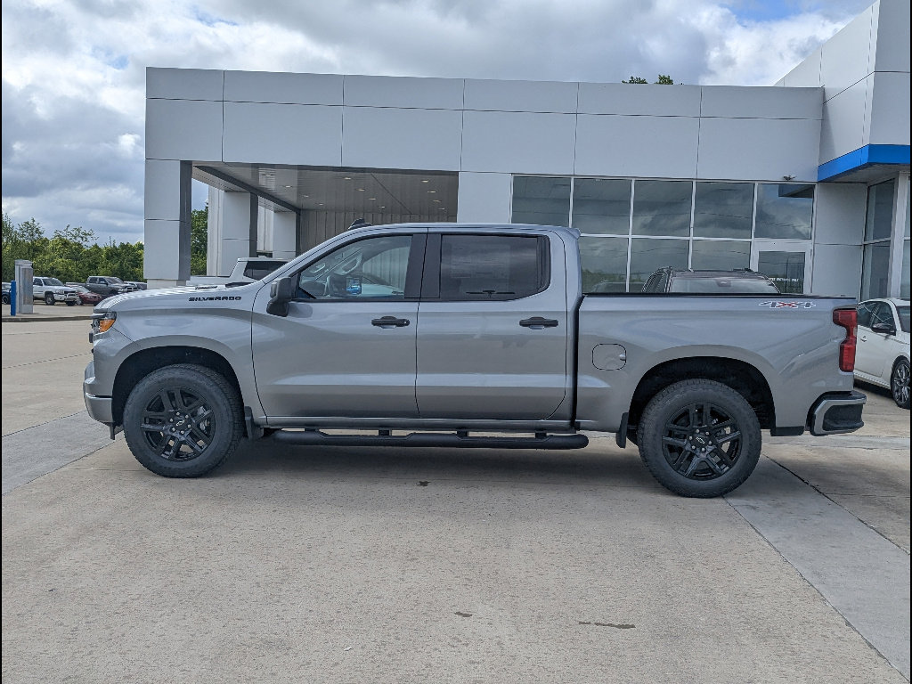 New 2026 Chevrolet Silverado 1500 Custom w/ Turbomax Blackout Package AWD/4WD image 9