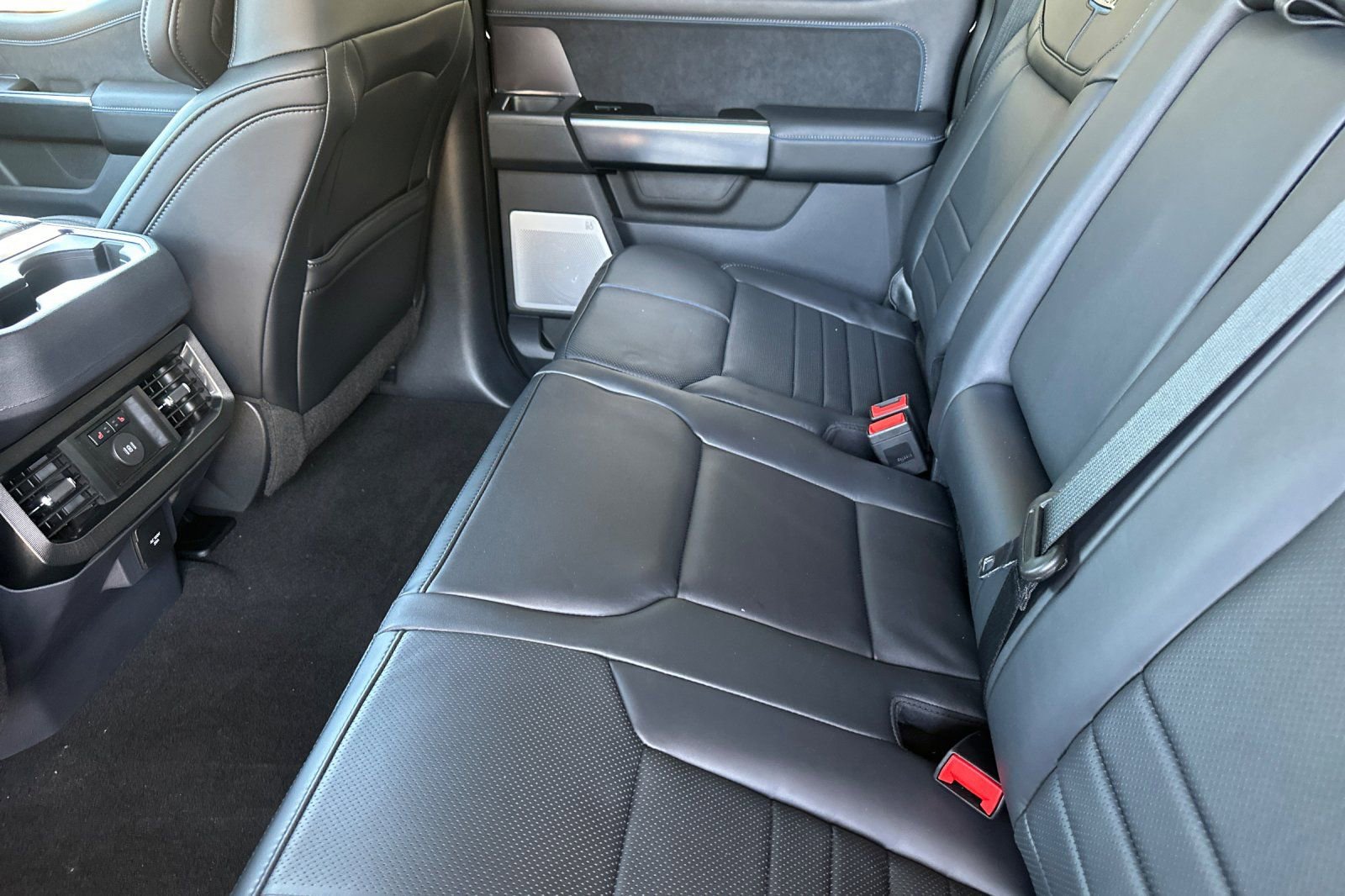 New 2026 Ford F450 Platinum w/ FX4 Off-Road Package AWD/4WD image 12