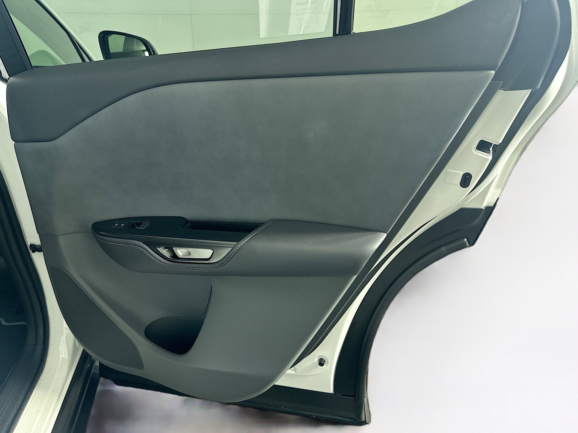 Used 2023 Lexus RZ 450e Premium w/ Technology Package image 33