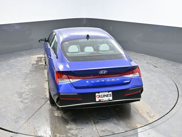 Used 2025 Hyundai Elantra Limited FWD image 32