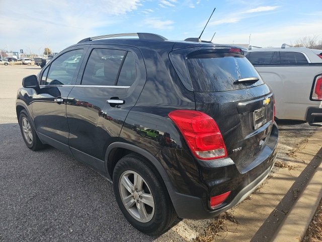 Used 2019 Chevrolet Trax LT w/ LT Convenience Package image 3